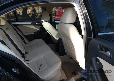 2013 Volkswagen Jetta 2.5L Se z USA, uszkodzony, nr VIN 3VWDP7AJ6DM437868